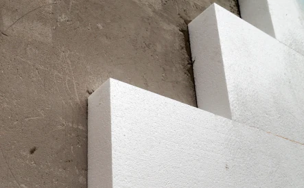 panneau d'isolation rigide blanc